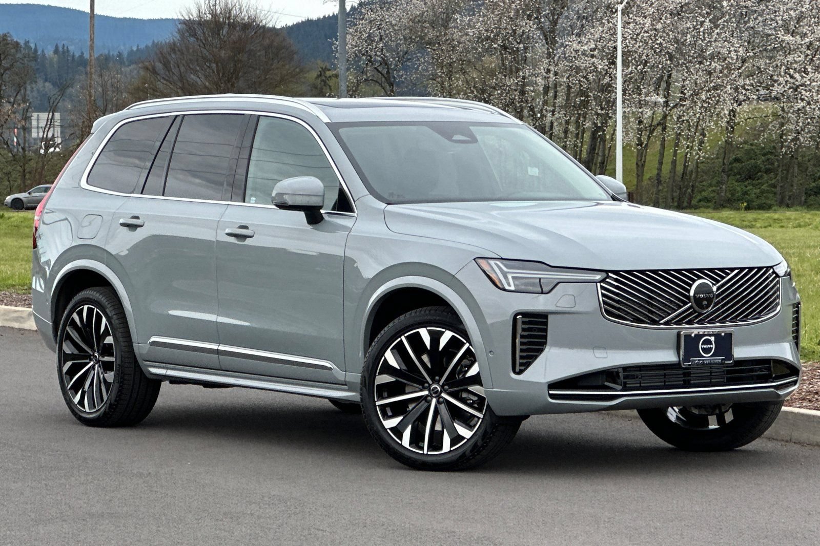 New 2026 Volvo XC90 T8 Plus w/ Protection Package AWD/4WD image 1
