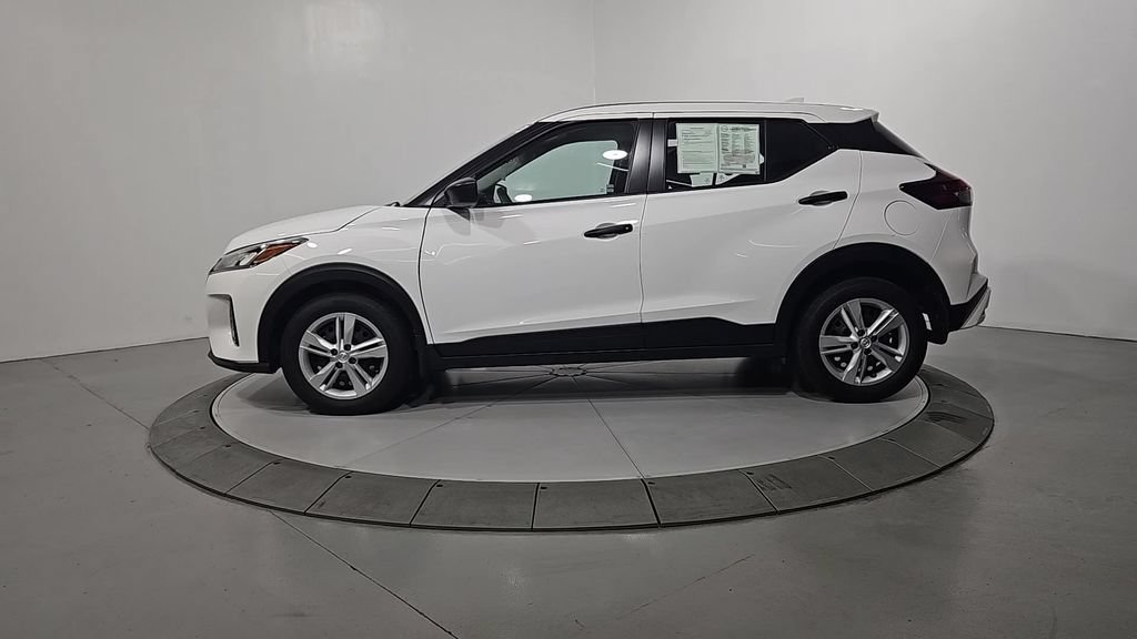 Certified 2025 Nissan Kicks Play S FWD image 2