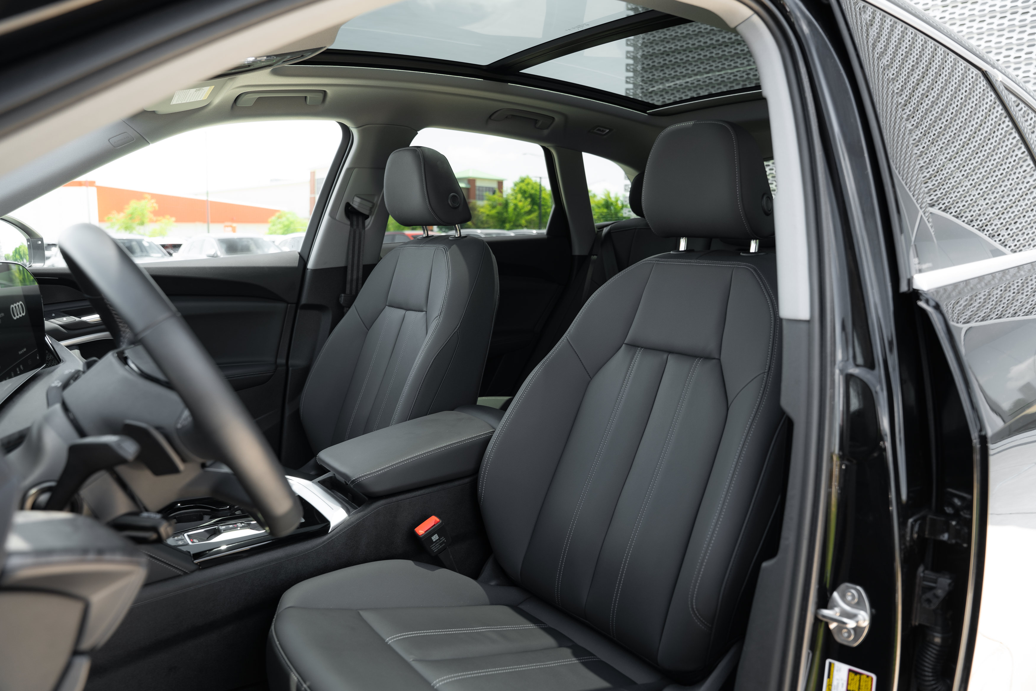 Certified 2025 Audi Q5 Premium w/ Convenience Package AWD/4WD image 18