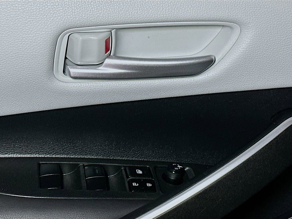 Used 2022 Toyota Corolla SE FWD image 15