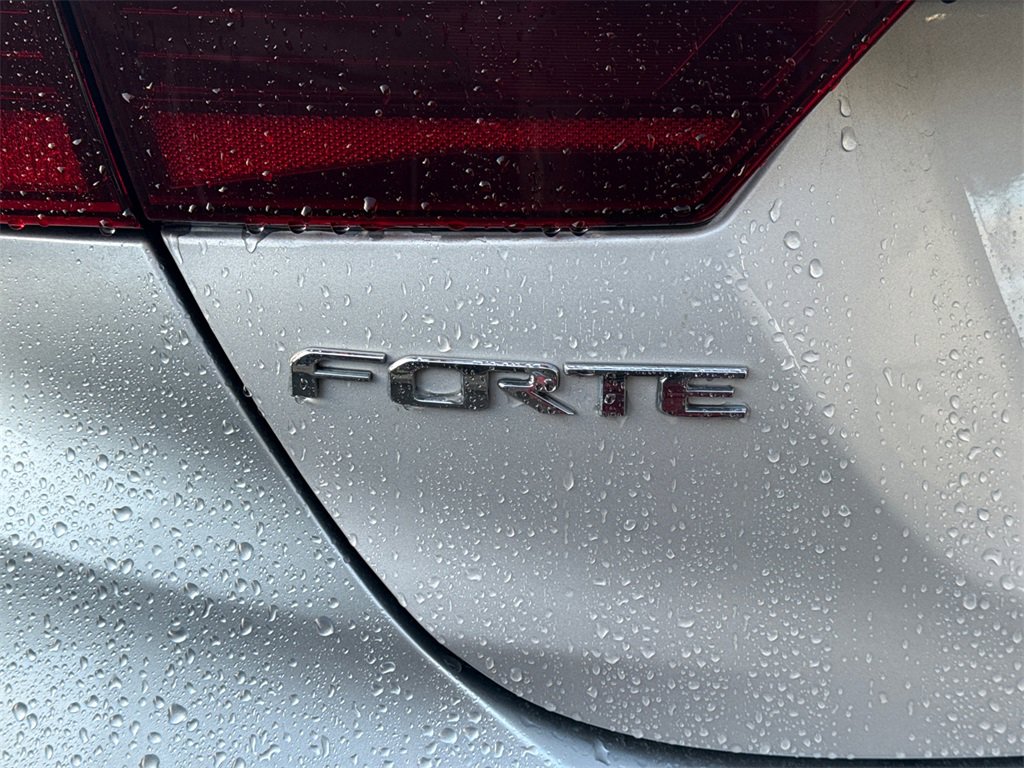 Used 2021 Kia Forte LXS image 7