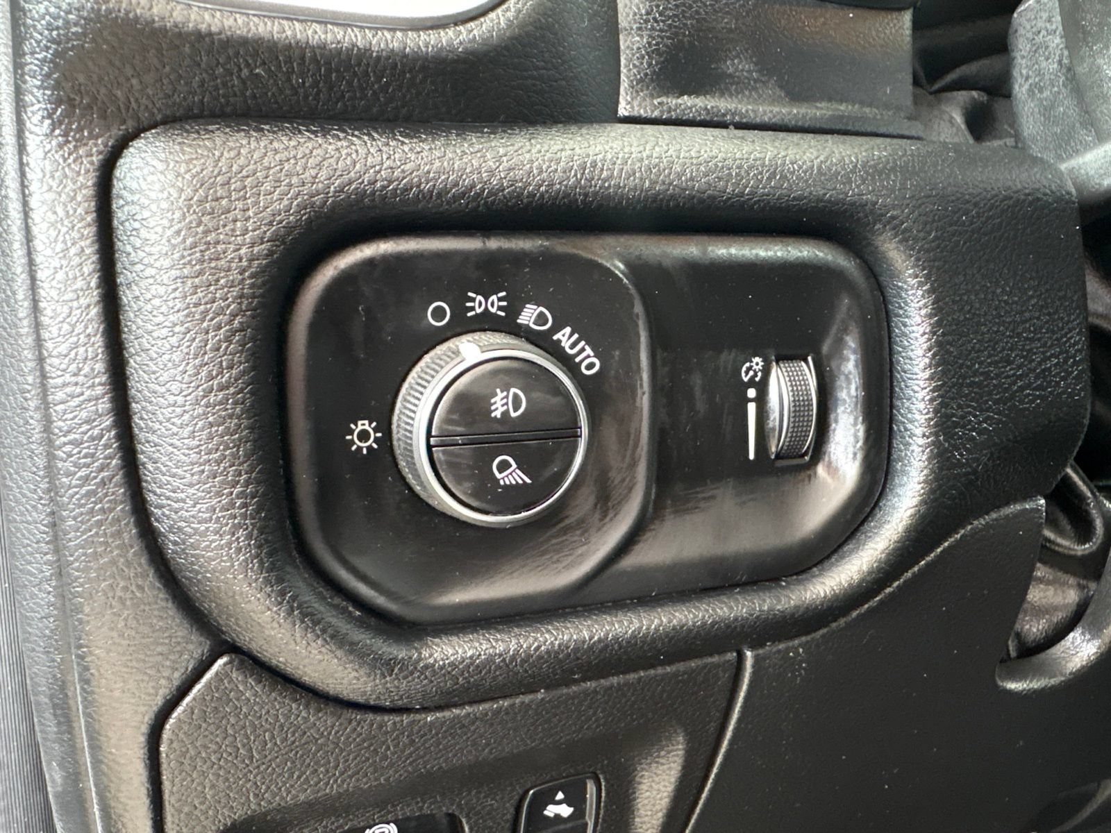 Used 2022 RAM 1500 Lone Star RWD image 12
