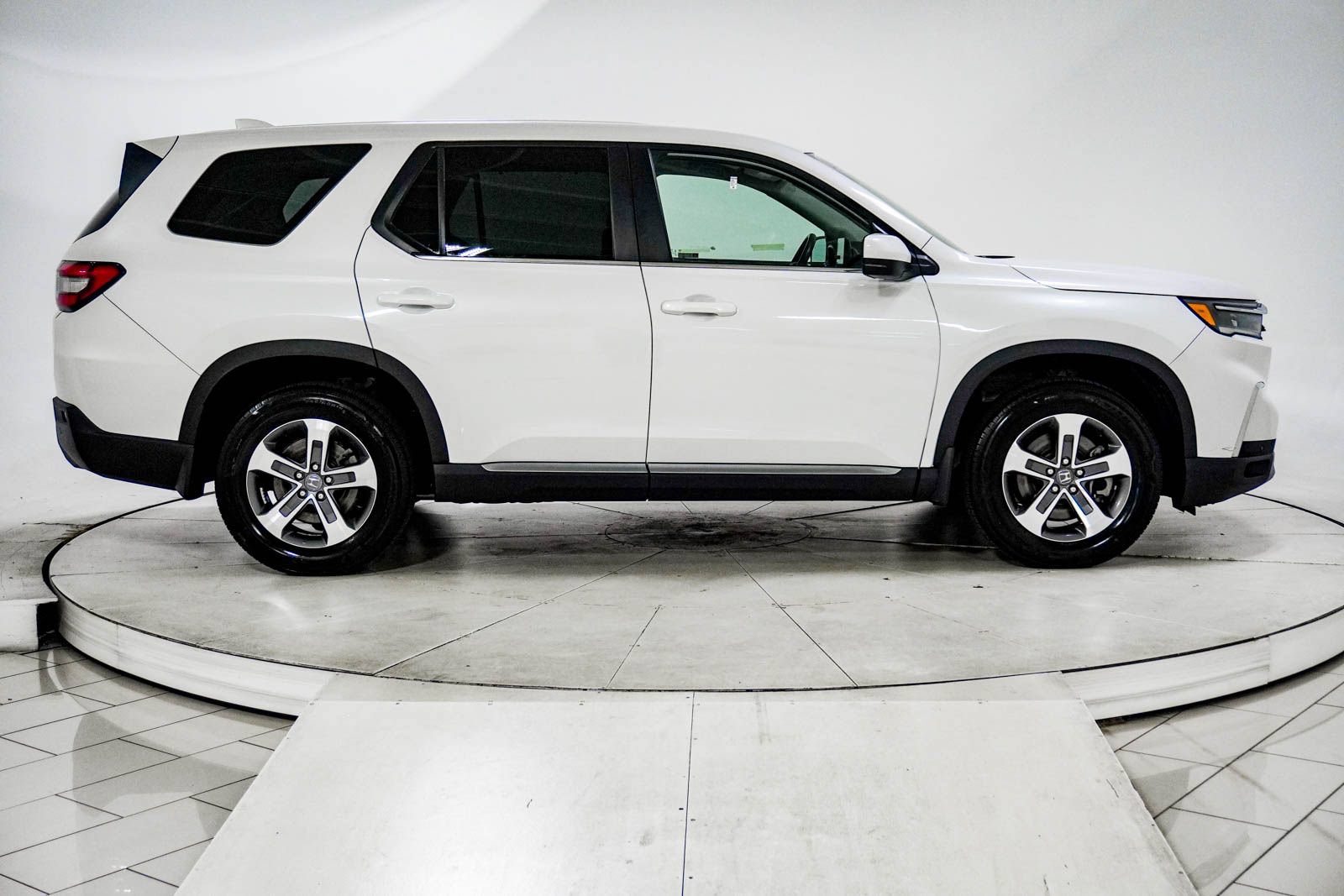 Used 2023 Honda Pilot EX-L image 8