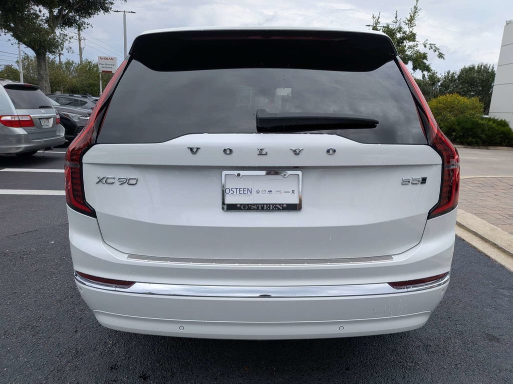 Certified 2026 Volvo XC90 B5 Plus w/ Protection Package Premier AWD/4WD image 5