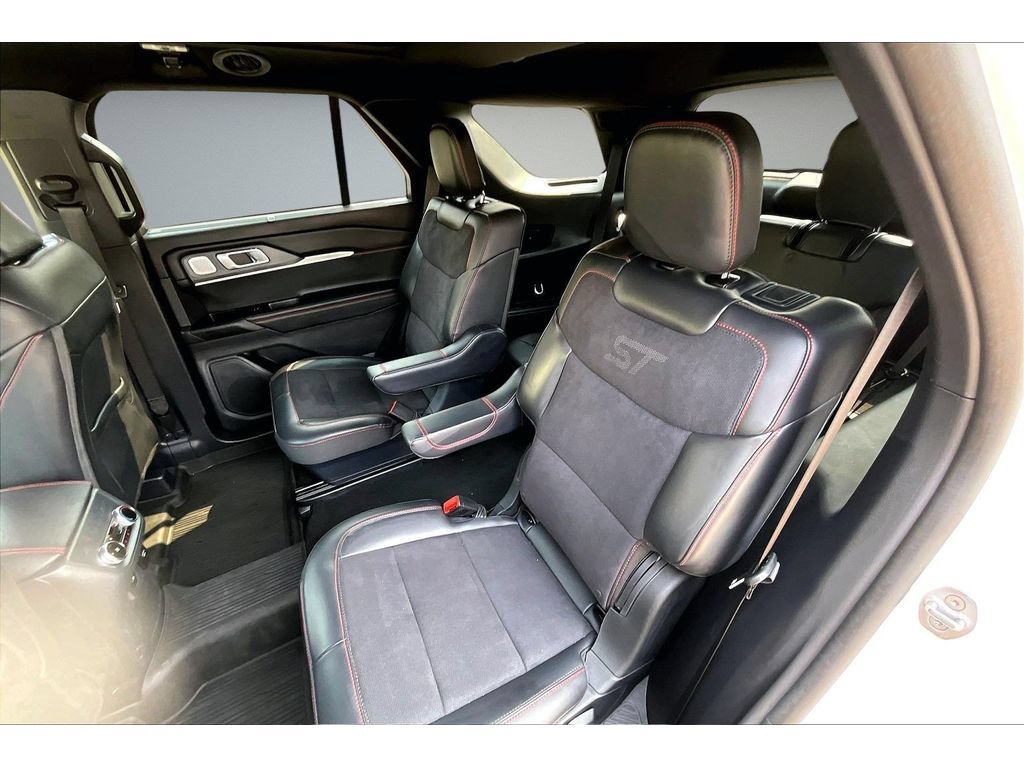 Used 2025 Ford Explorer ST AWD/4WD image 35
