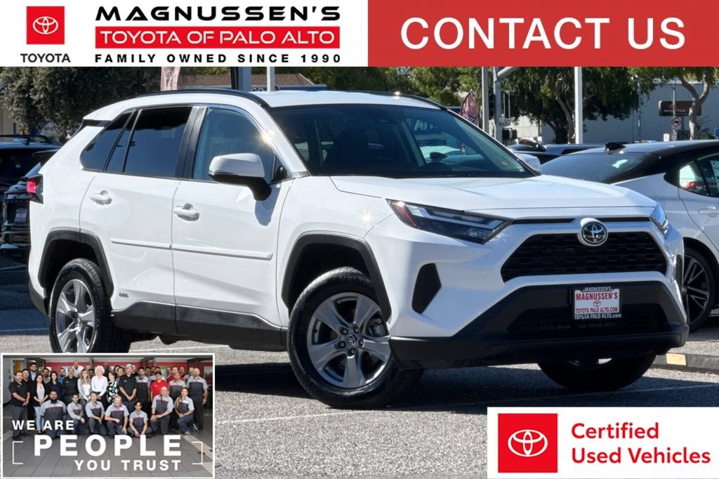 Certified 2025 Toyota RAV4 XLE AWD/4WD image 1