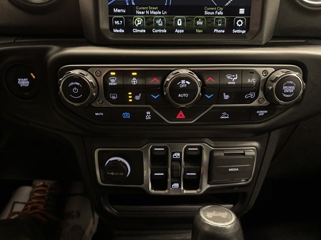 Used 2022 Jeep Wrangler Unlimited Sahara w/ Cold Weather Group image 26