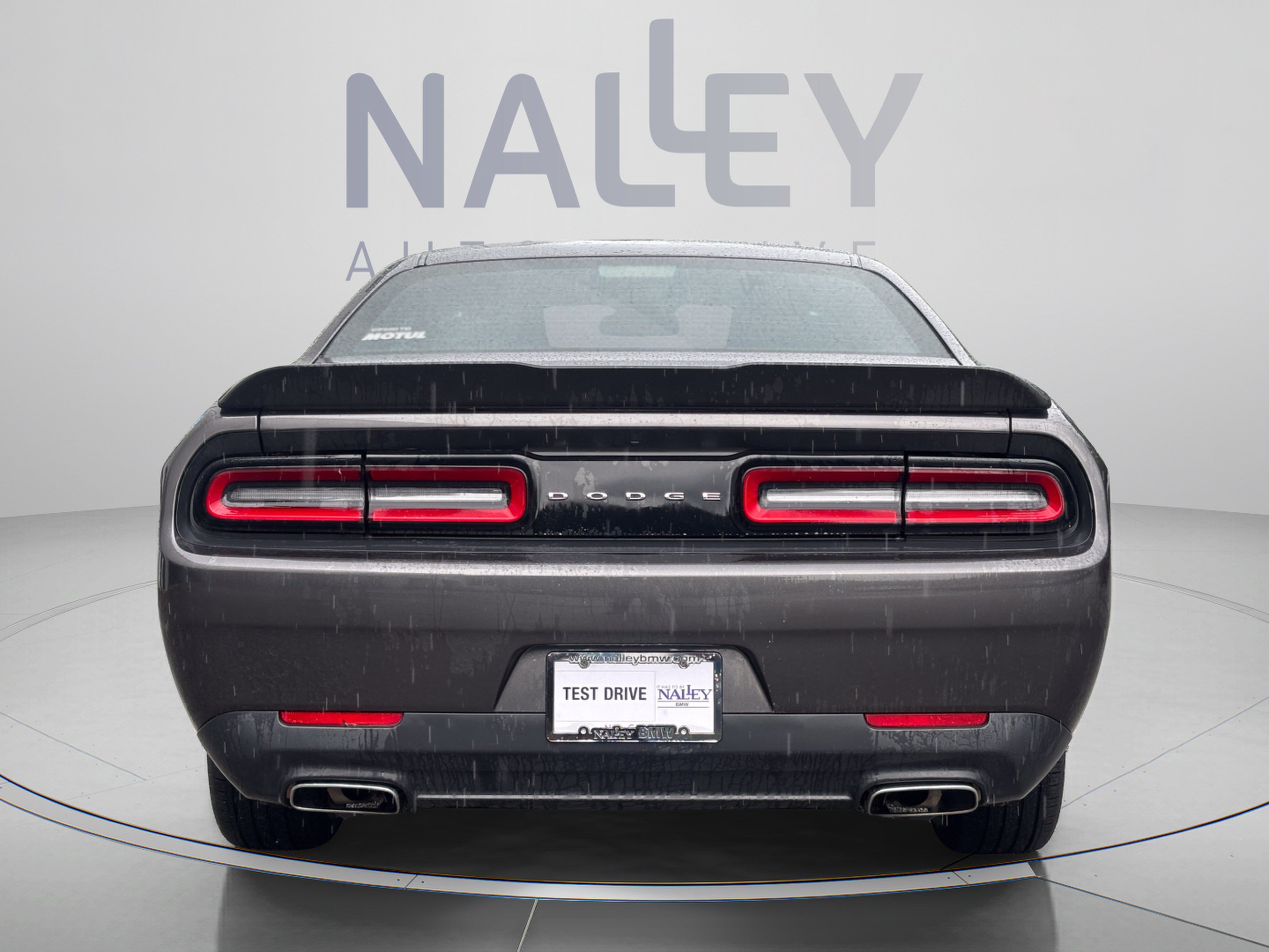 Used 2016 Dodge Challenger SXT RWD image 5