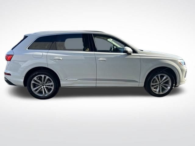 Used 2025 Audi Q7 3.0T Premium Plus AWD/4WD image 6
