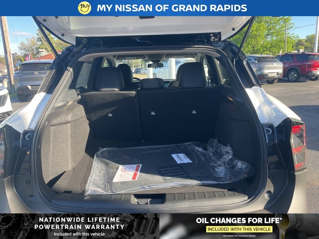 New 2026 Nissan Kicks SR AWD/4WD image 22