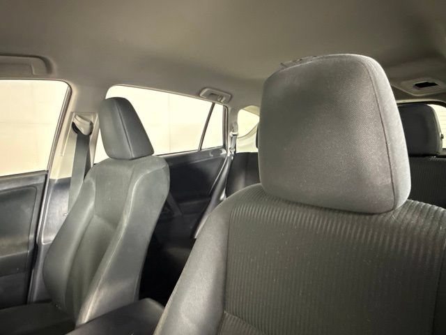 Used 2018 Toyota RAV4 LE FWD image 14