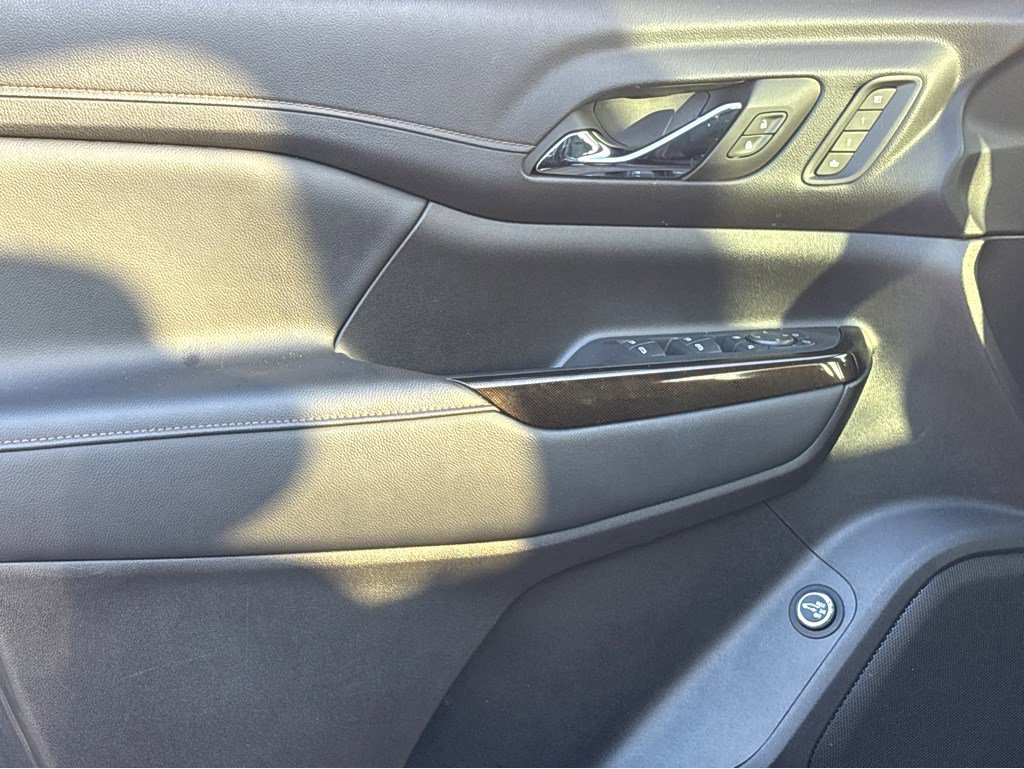 Used 2023 GMC Acadia AT4 w/ Technology Package image 25