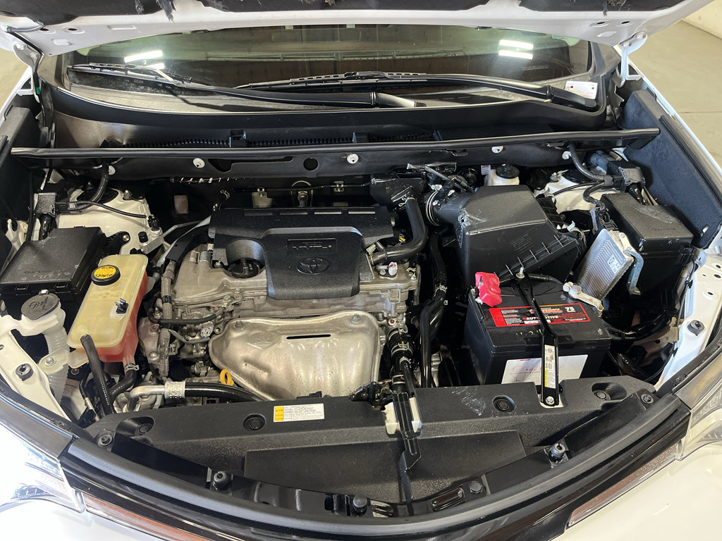 Used 2016 Toyota RAV4 XLE AWD/4WD image 23
