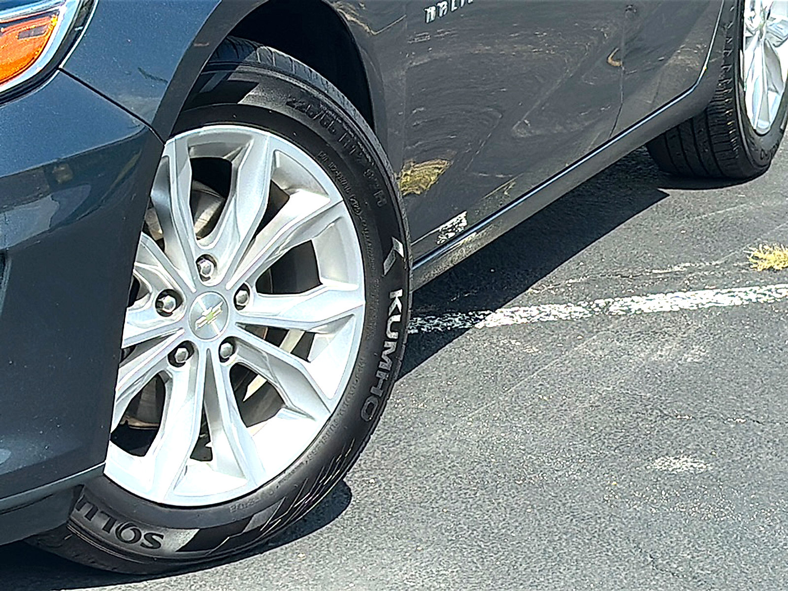 Used 2021 Chevrolet Malibu LT FWD image 3