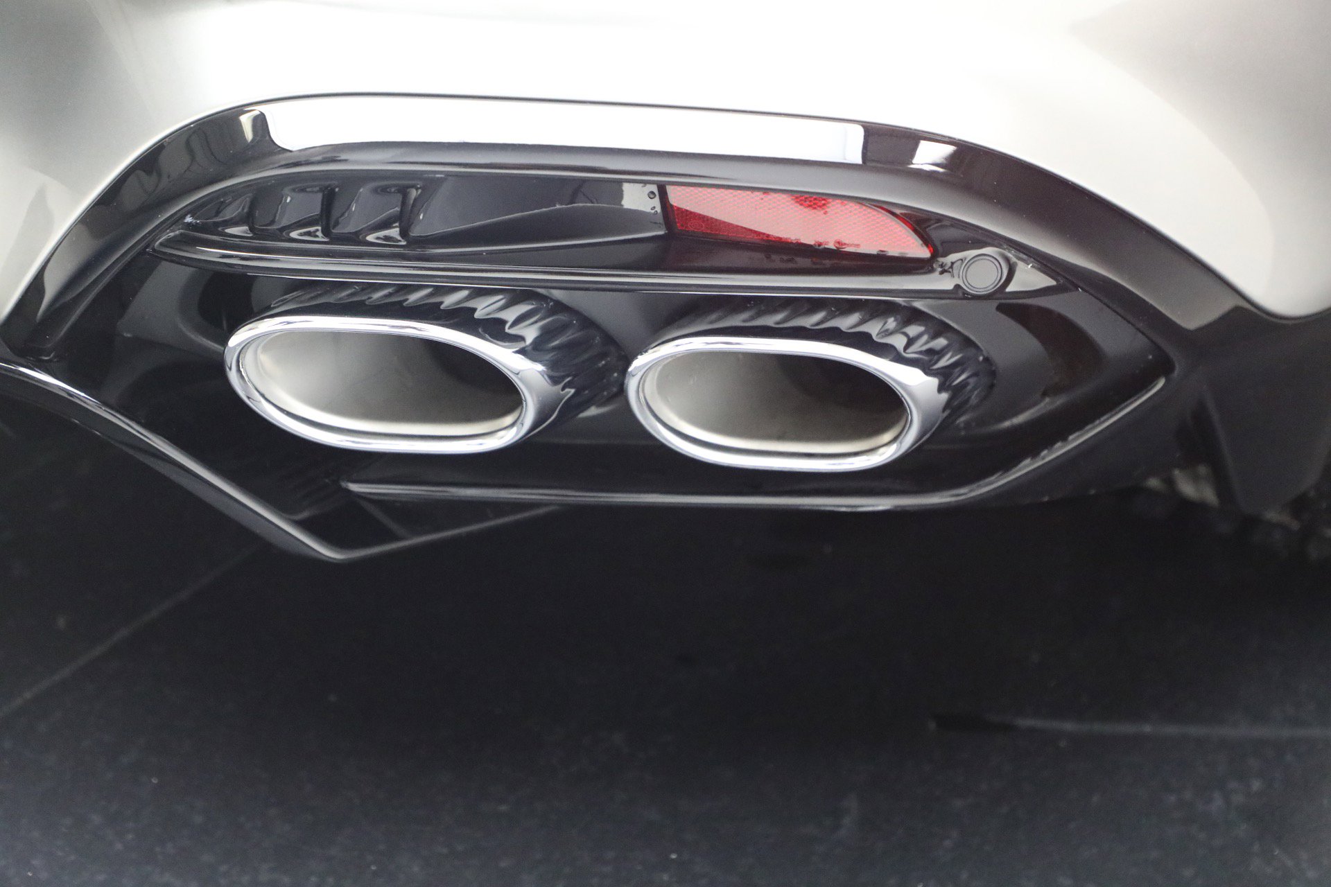 New 2026 Aston Martin Vanquish RWD image 35