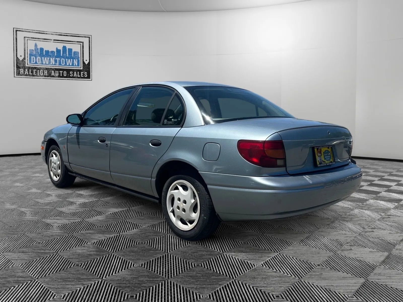 Used 2002 Saturn S-Series SL1 w/ SL1 Option Pkg 1 image 8