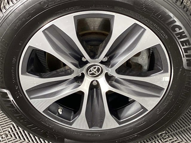 Used 2024 Toyota Highlander XLE image 34
