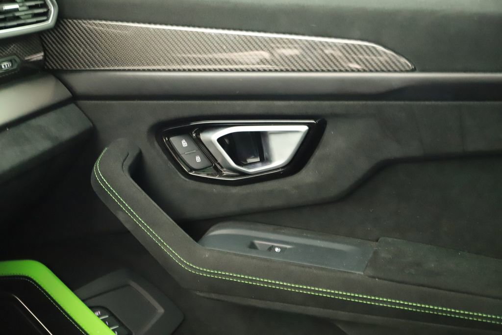 Used 2023 Lamborghini Urus Performante image 32