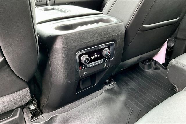 Used 2022 Chevrolet Suburban RST w/ Luxury Package image 10