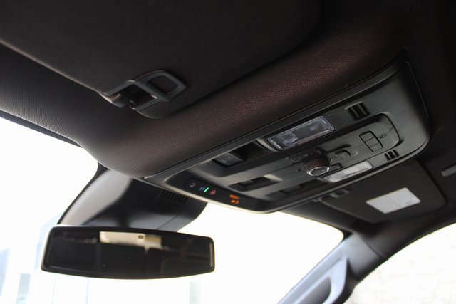 Used 2023 GMC Yukon SLT w/ SLT Premium Package image 29