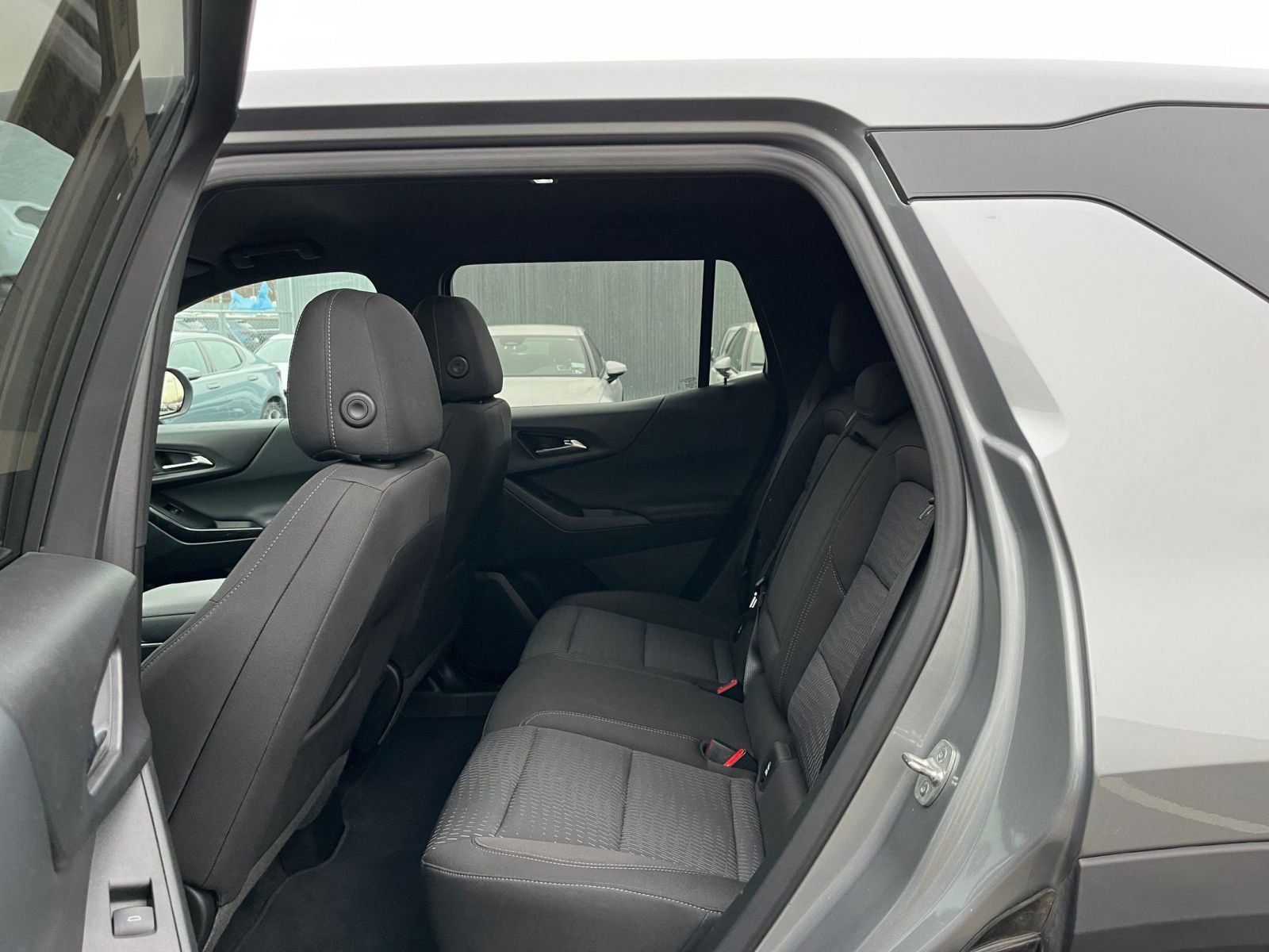 Used 2025 Chevrolet Equinox LT image 25