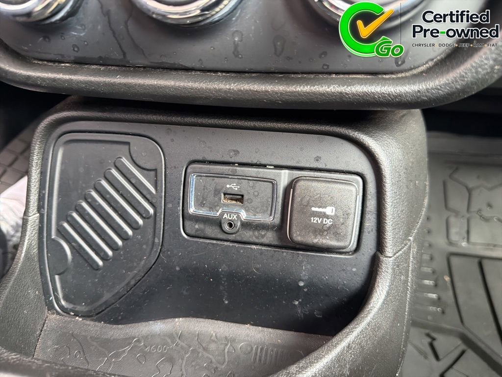 Certified 2016 Jeep Renegade Sport w/ Power & Air Group FWD image 57