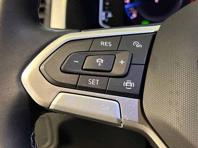 Certified 2023 Volkswagen Atlas Cross Sport SE FWD image 21