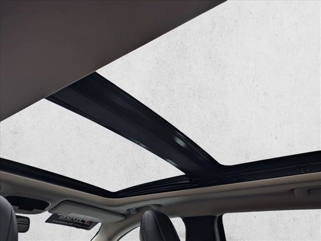 Used 2018 Jeep Cherokee Latitude Plus w/ Comfort/Convenience Group image 18