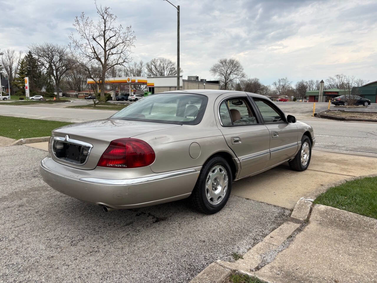 Used 1999 Lincoln Continental image 17