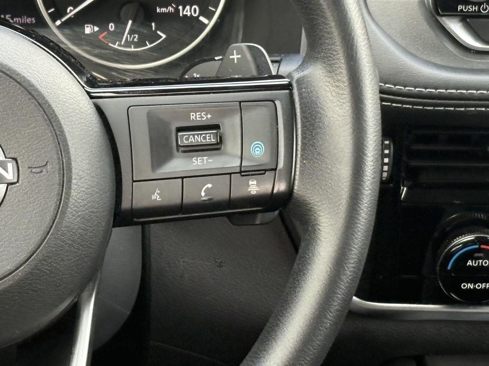 Used 2022 Nissan Rogue SV AWD/4WD image 9