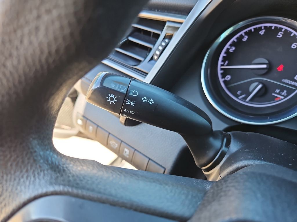 Used 2020 Toyota Camry LE image 24