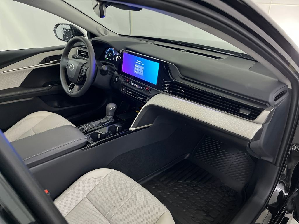 Used 2026 Toyota Camry XLE w/ Premium Plus Package image 23