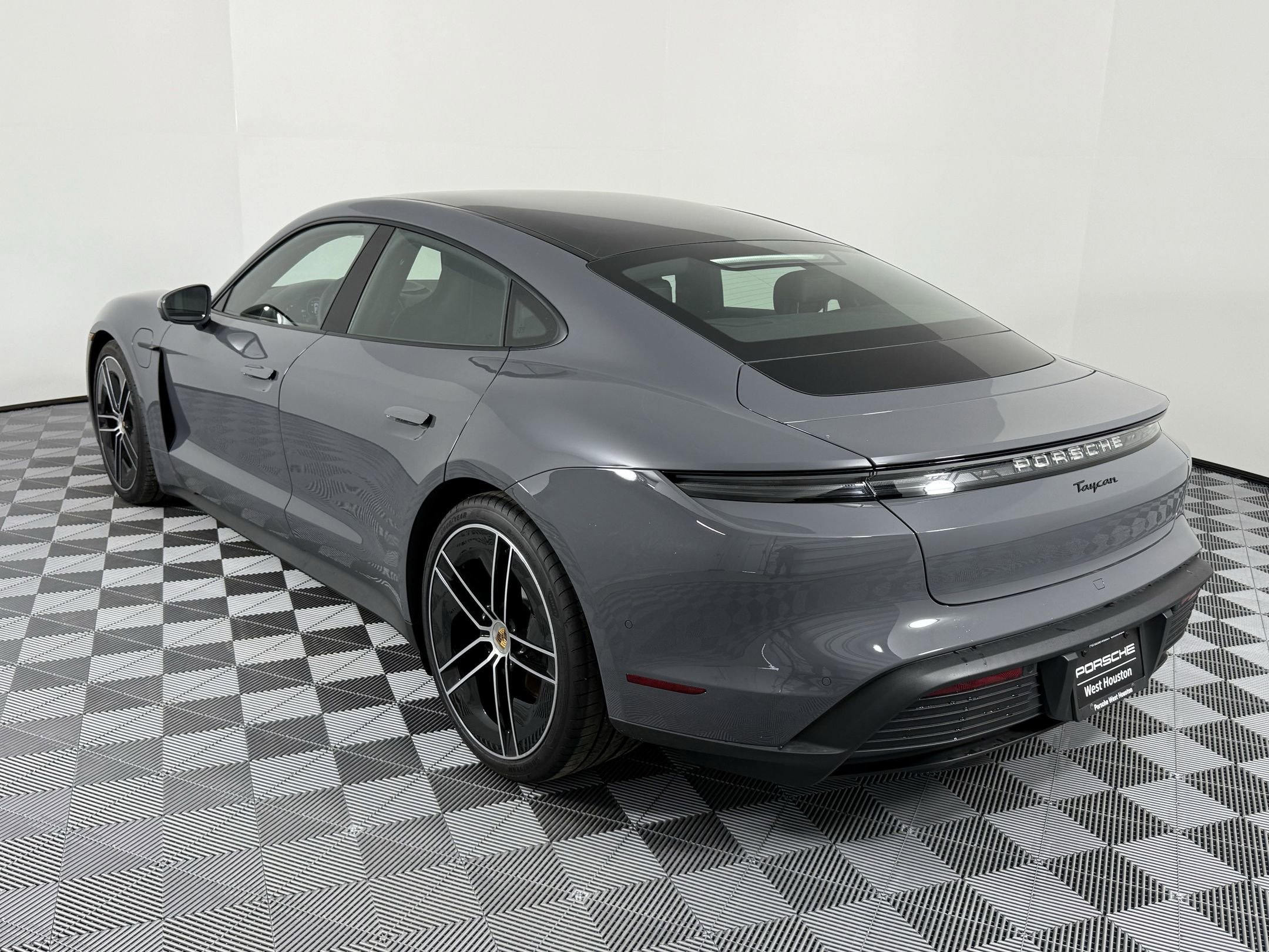 New 2025 Porsche Taycan image 3