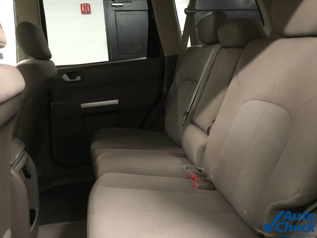Used 2007 Mitsubishi Endeavor LS image 28