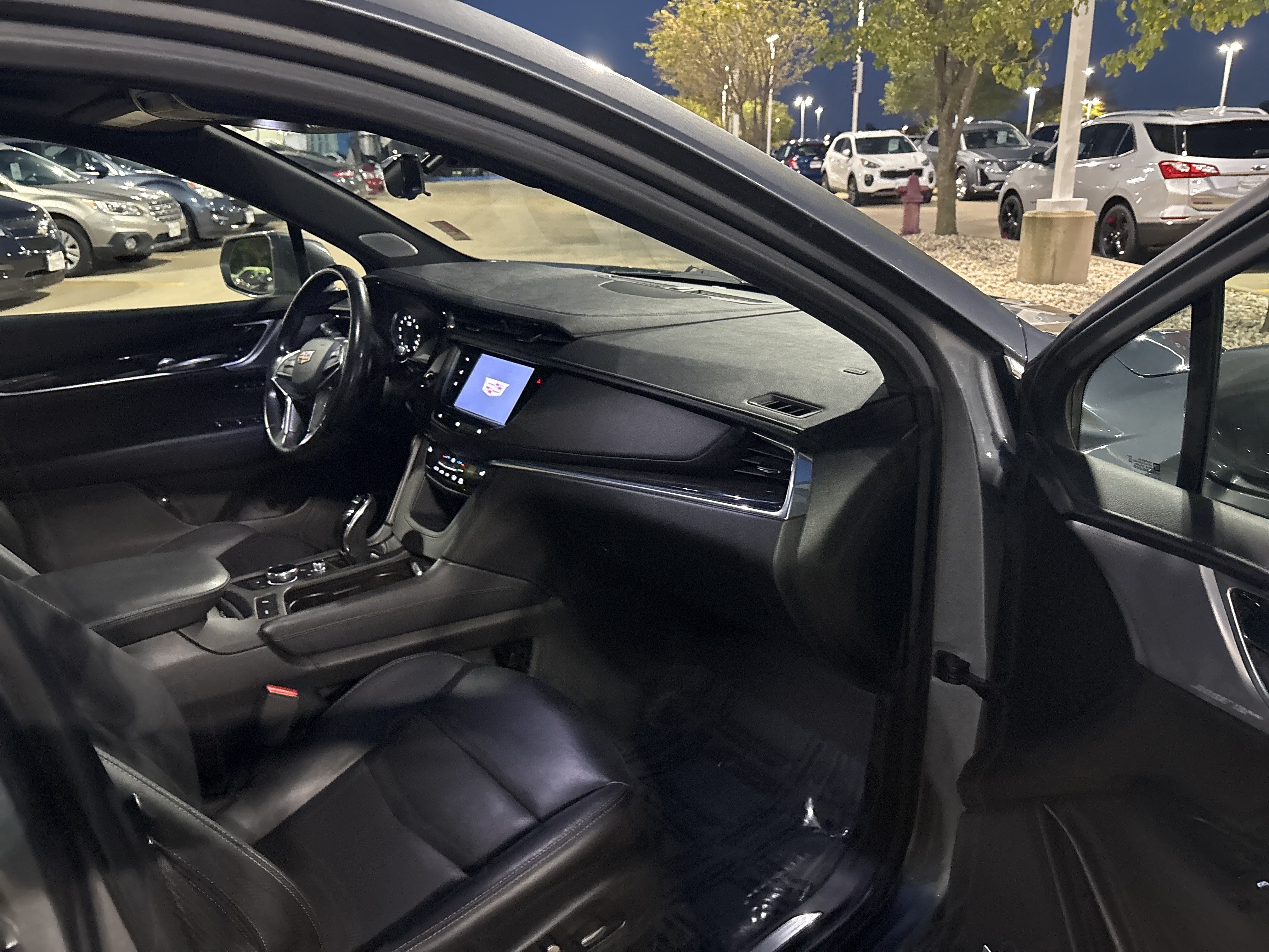 Used 2020 Cadillac XT5 Premium Luxury AWD/4WD image 13