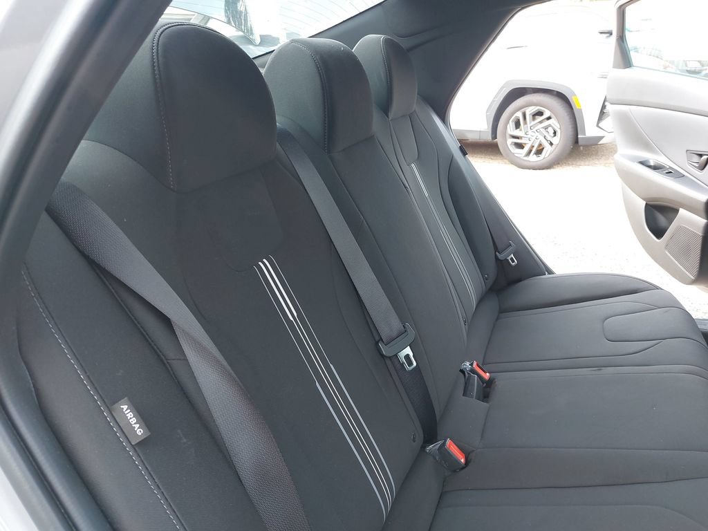 Certified 2025 Hyundai Elantra Sport FWD image 12