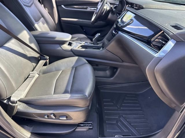 Used 2023 Cadillac XT6 Sport w/ LPO, ONYX Package image 9