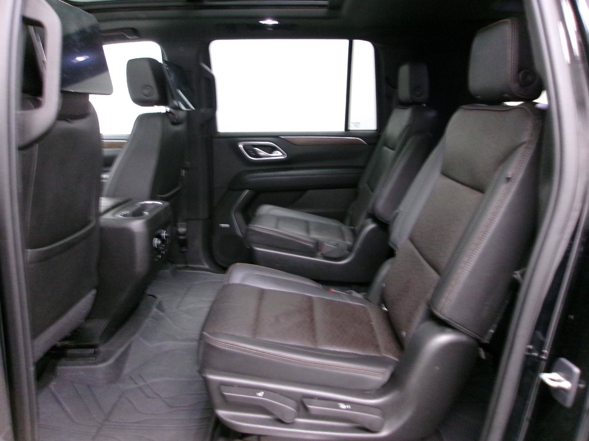 Used 2021 Chevrolet Suburban High Country w/ Premium Package AWD/4WD image 11