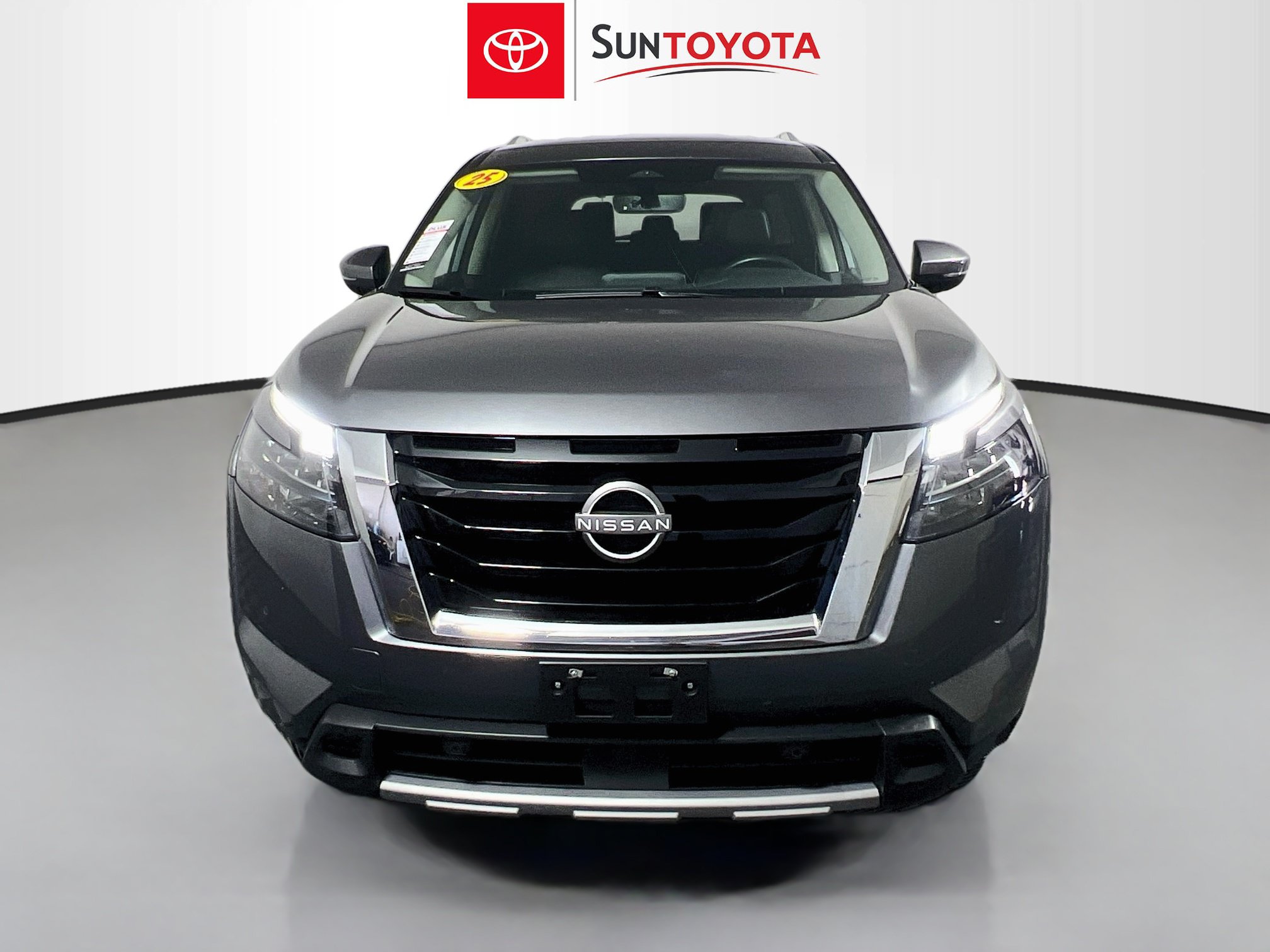 Used 2025 Nissan Pathfinder SL FWD image 10