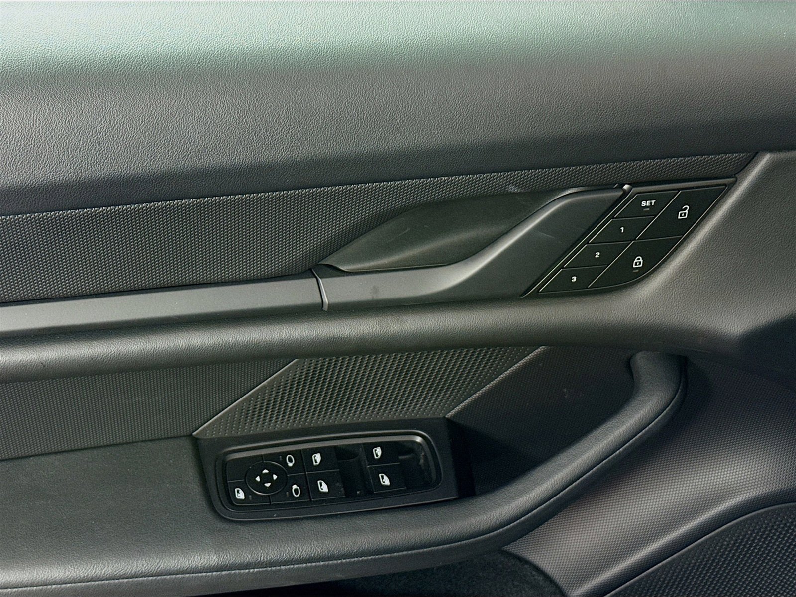 Certified 2022 Porsche Taycan image 14