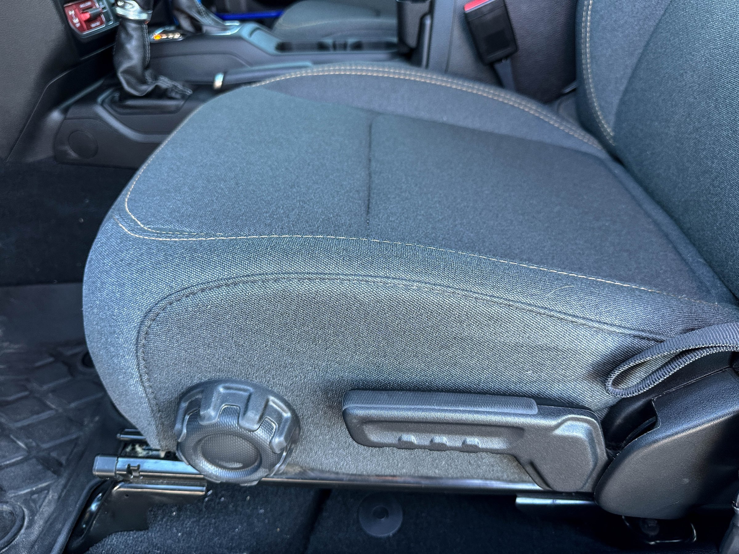 Used 2024 Jeep Gladiator Sport AWD/4WD image 15