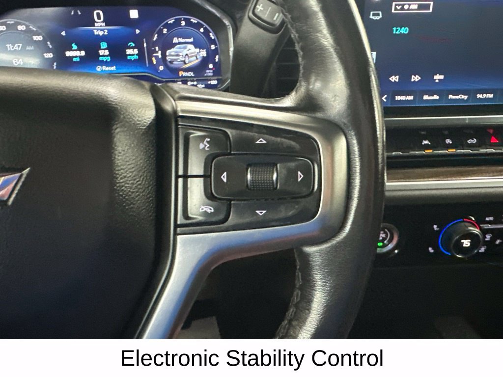 Used 2022 Chevrolet Silverado 1500 LT AWD/4WD image 38