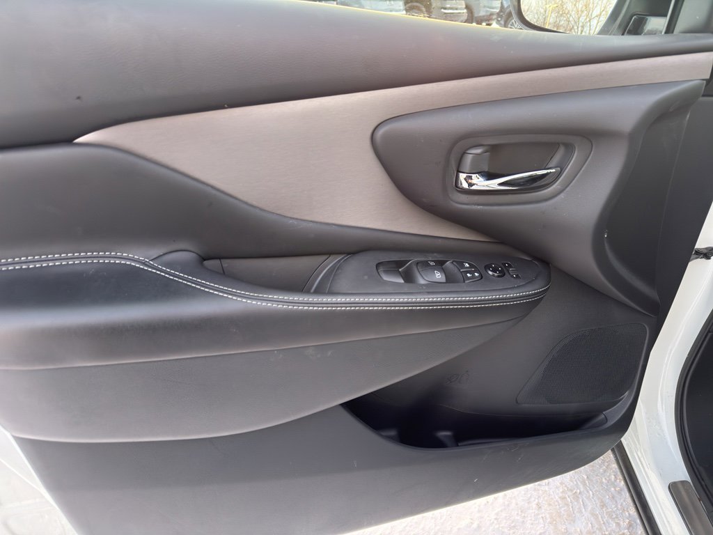Certified 2023 Nissan Murano SV w/ SV Midnight Edition Package image 13
