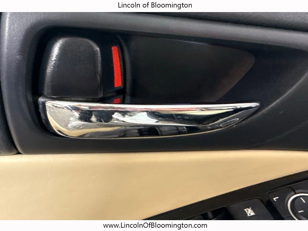 Used 2016 Lexus IS 300 AWD image 19