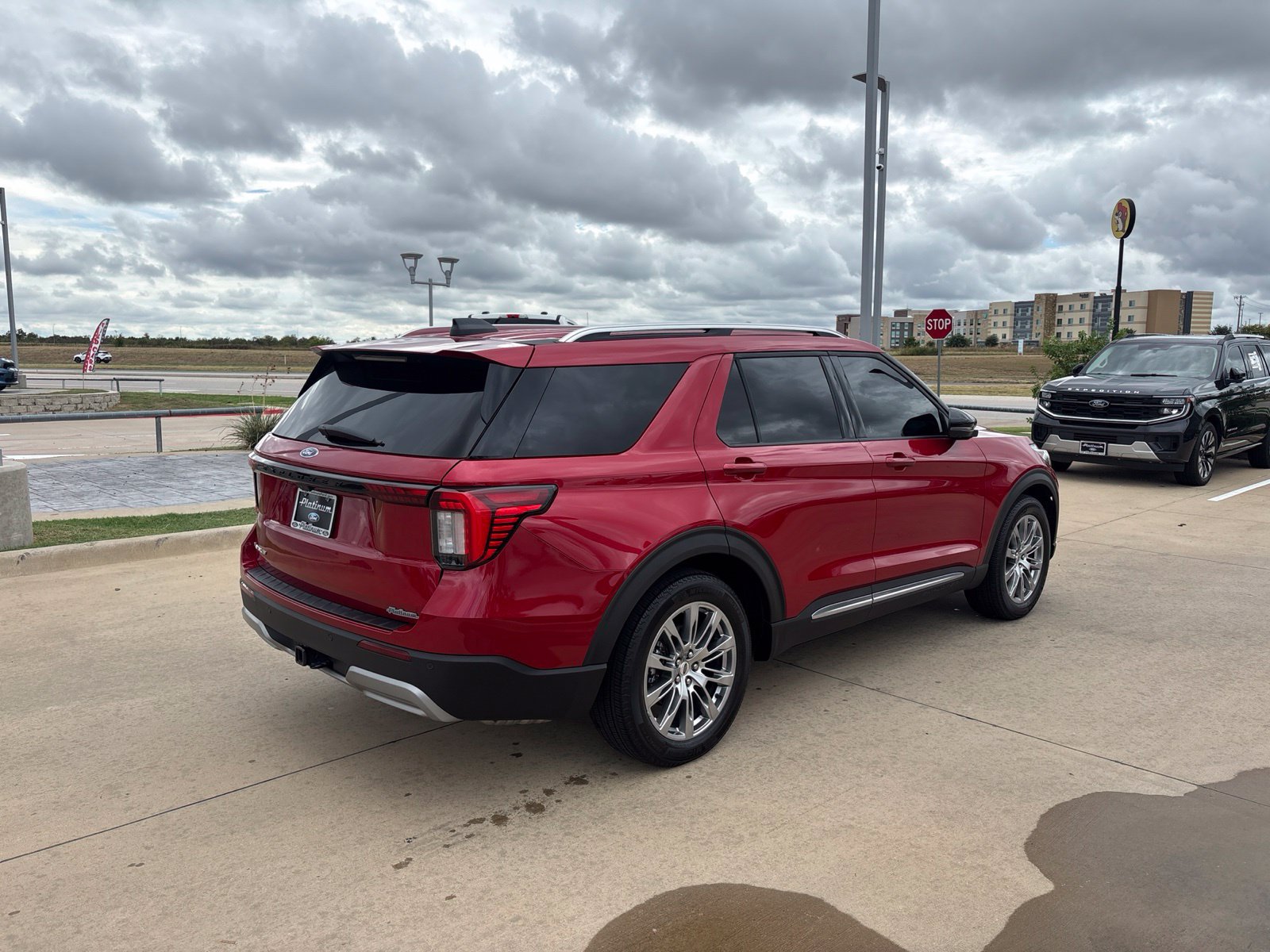 Certified 2025 Ford Explorer Platinum RWD image 6