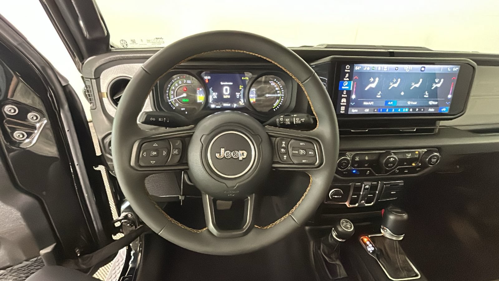 Used 2024 Jeep Wrangler Unlimited w/ Convenience Group AWD/4WD image 17