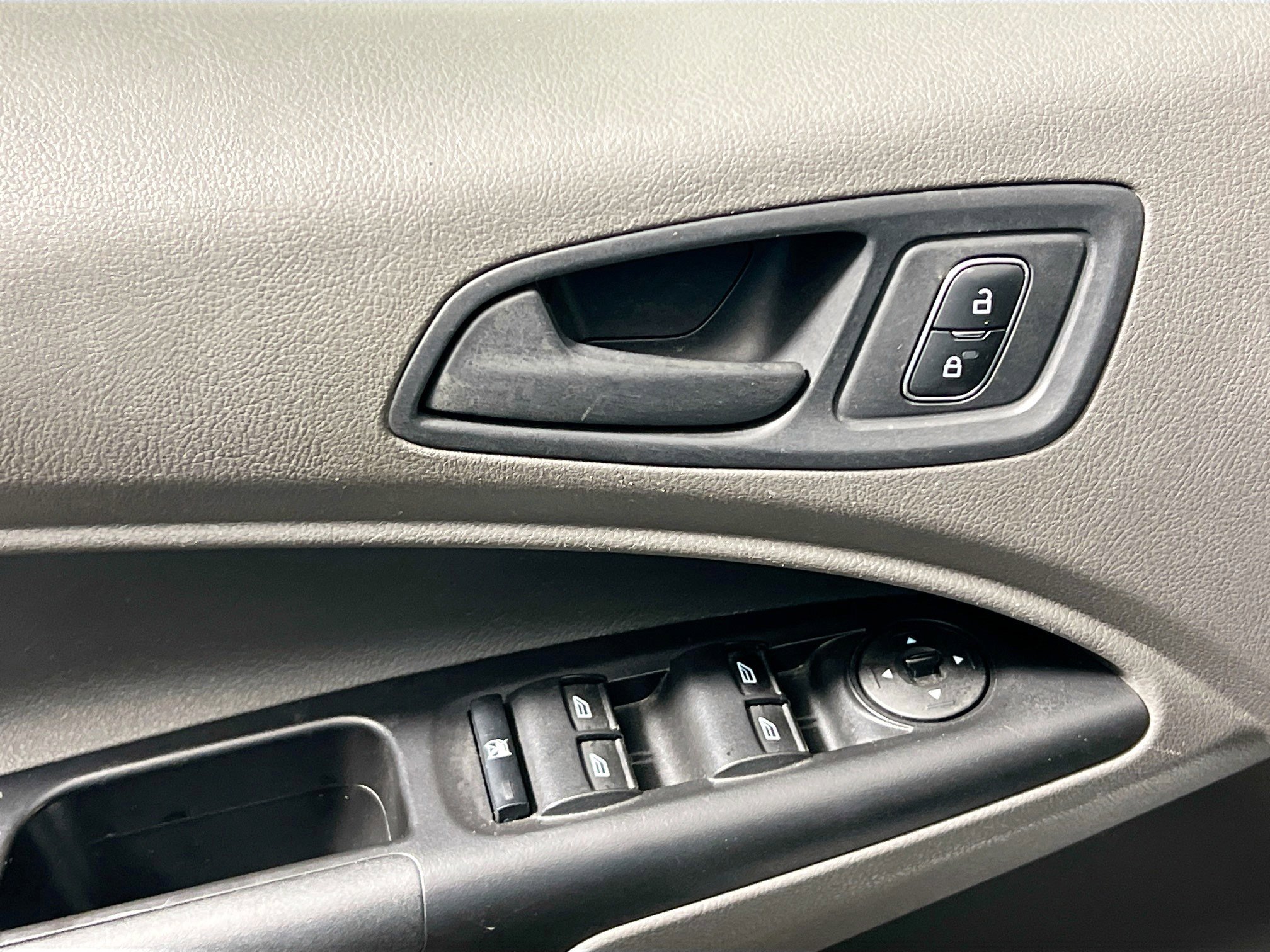 Used 2021 Ford Transit Connect XL image 16