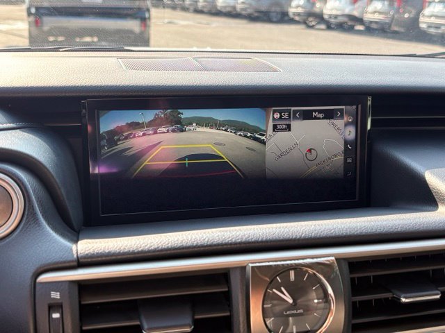 Used 2018 Lexus IS 300 w/ Comfort Package RWD image 5