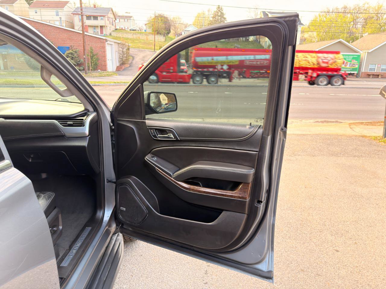 Used 2019 Chevrolet Tahoe LT AWD/4WD image 16