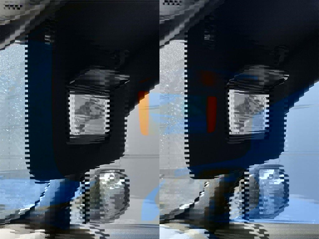 Used 2023 Cadillac XT4 Luxury w/ Cold Weather Package image 10